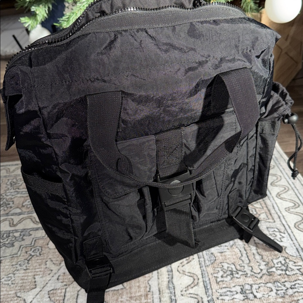 Tommy Bahama Multipocket Backpack - image 2